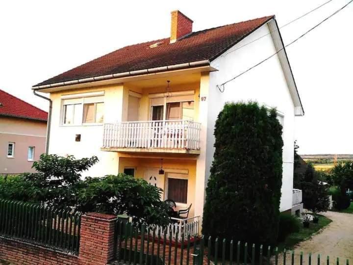 Legkondicionalt, Erkelyes Szoba, Privat Fuerdovel A Balatonon Kőröshegy Dış mekan fotoğraf
