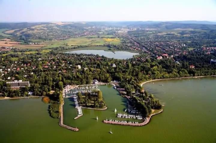 Legkondicionalt, Erkelyes Szoba, Privat Fuerdovel A Balatonon Kőröshegy Dış mekan fotoğraf